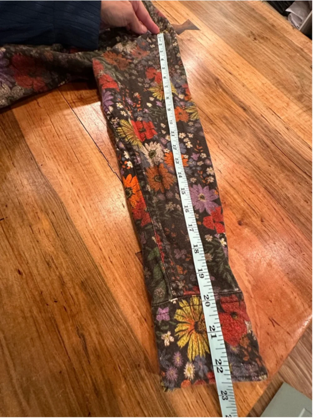 Wrangler Western Floral Raw Hem Cropped Denim Shirt - Picture 11 of 12